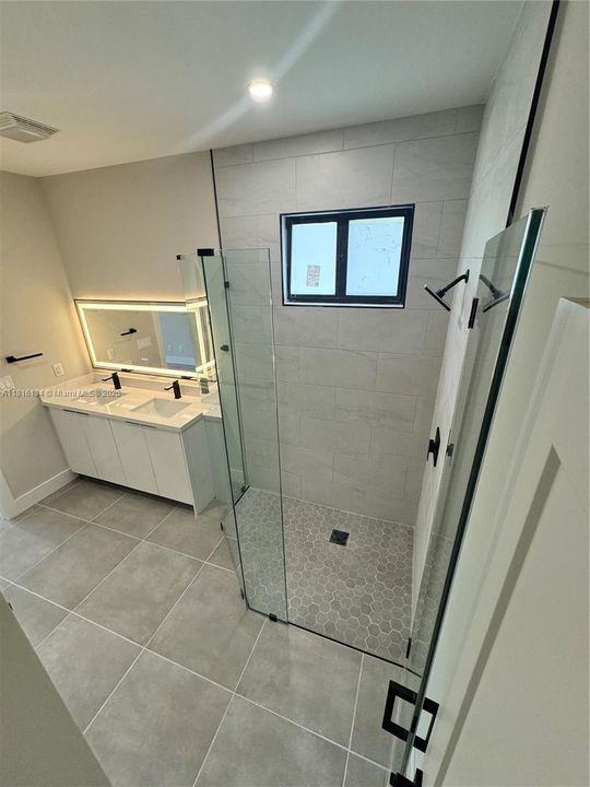 В аренду: $2,400 (3 спален, 2 ванн, 0 Квадратных фут)