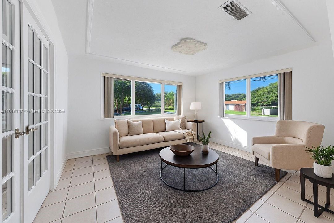 Formal Virtually staged