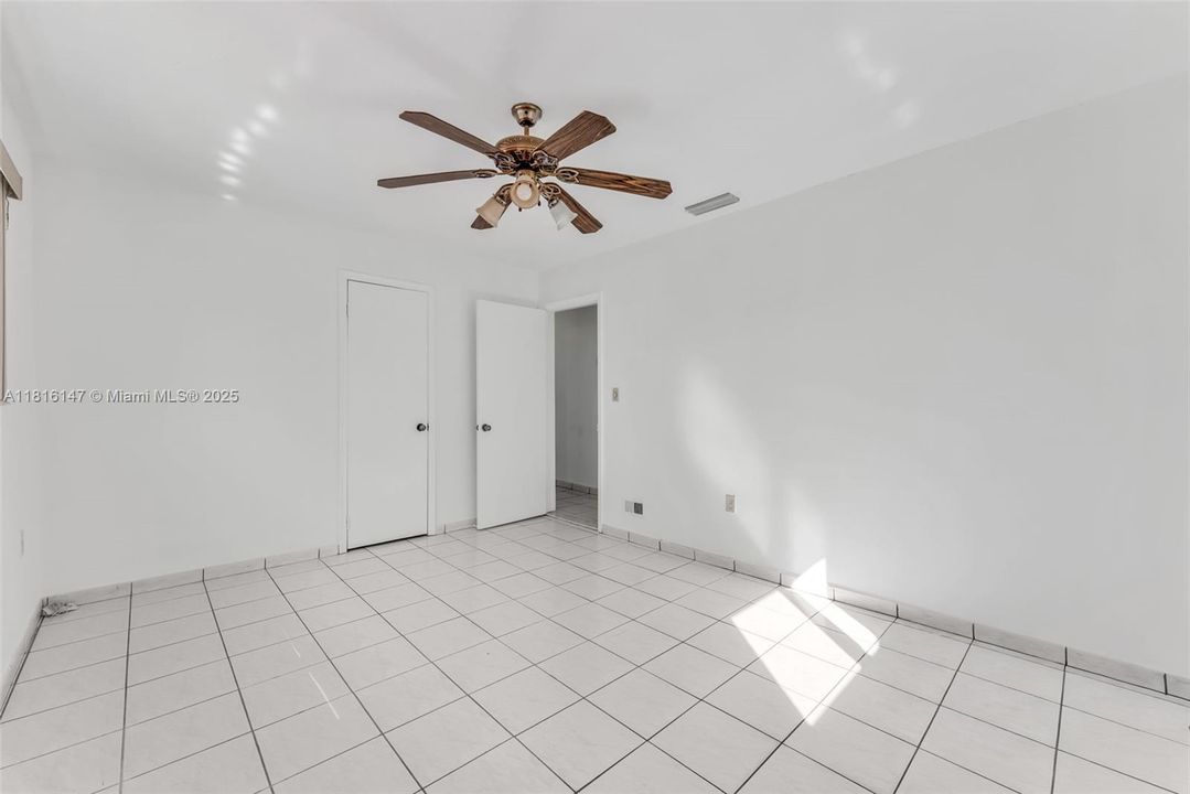 На продажу: $790,000 (3 спален, 2 ванн, 1796 Квадратных фут)