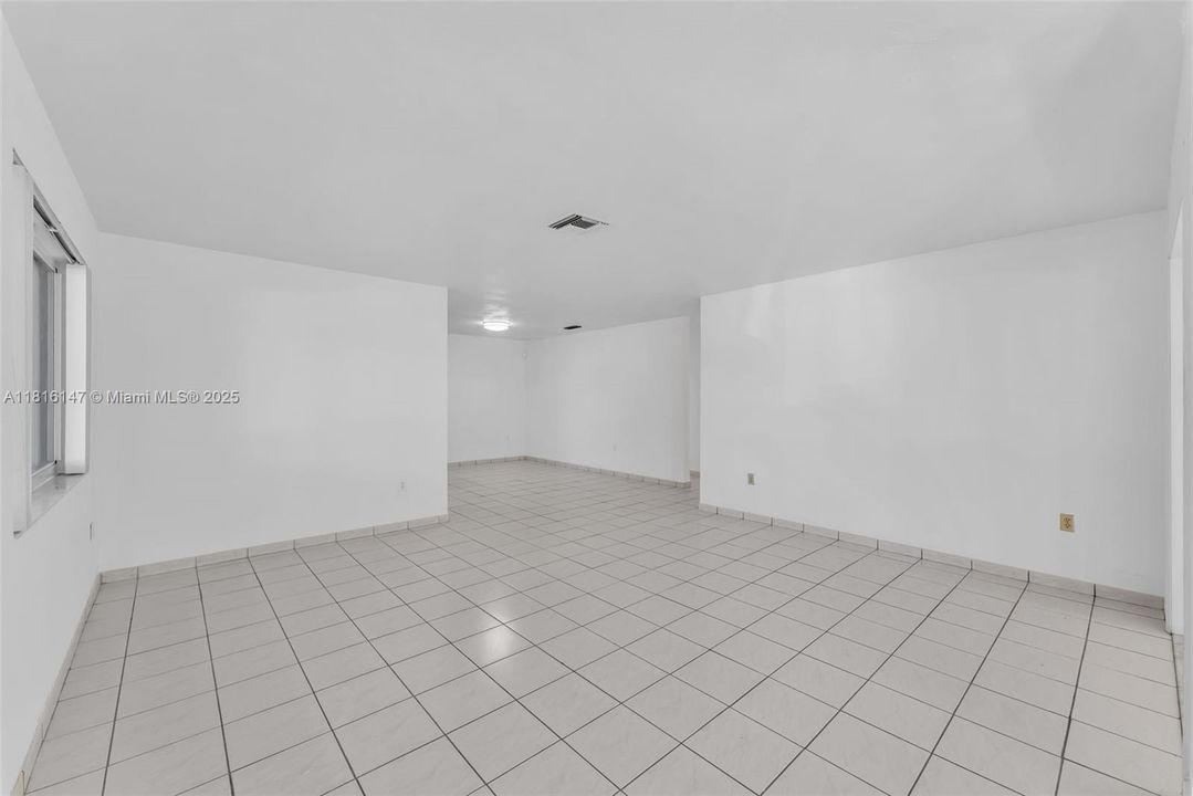 На продажу: $790,000 (3 спален, 2 ванн, 1796 Квадратных фут)