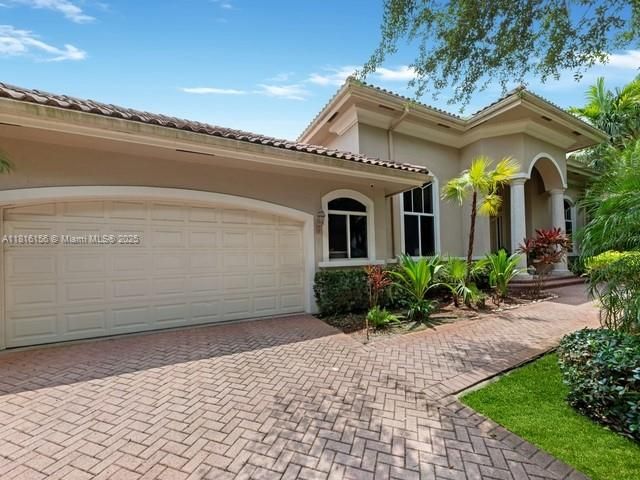 Recently Sold: $2,200,000 (3 beds, 3 baths, 3509 Square Feet)