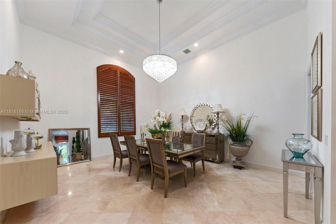 Recently Sold: $2,200,000 (3 beds, 3 baths, 3509 Square Feet)