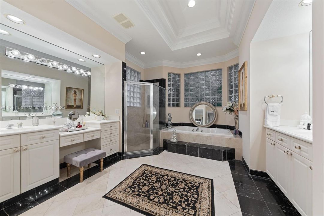 Recently Sold: $2,200,000 (3 beds, 3 baths, 3509 Square Feet)