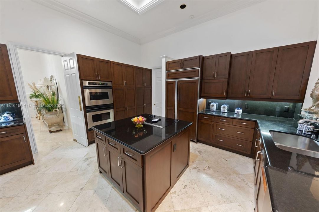 Recently Sold: $2,200,000 (3 beds, 3 baths, 3509 Square Feet)