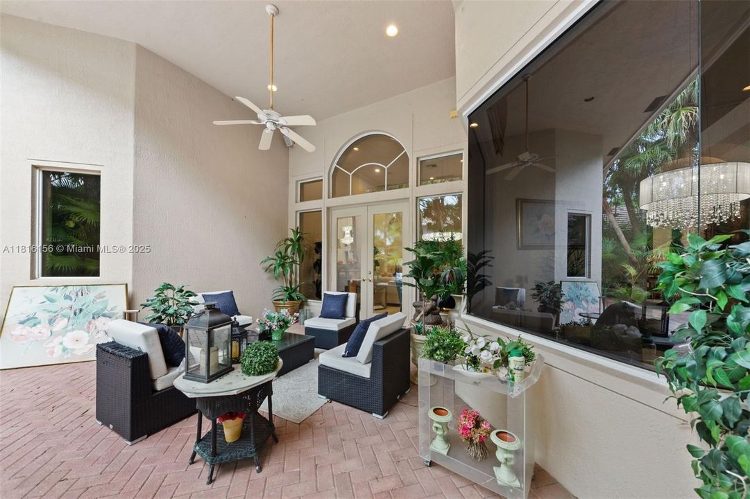 Recently Sold: $2,200,000 (3 beds, 3 baths, 3509 Square Feet)