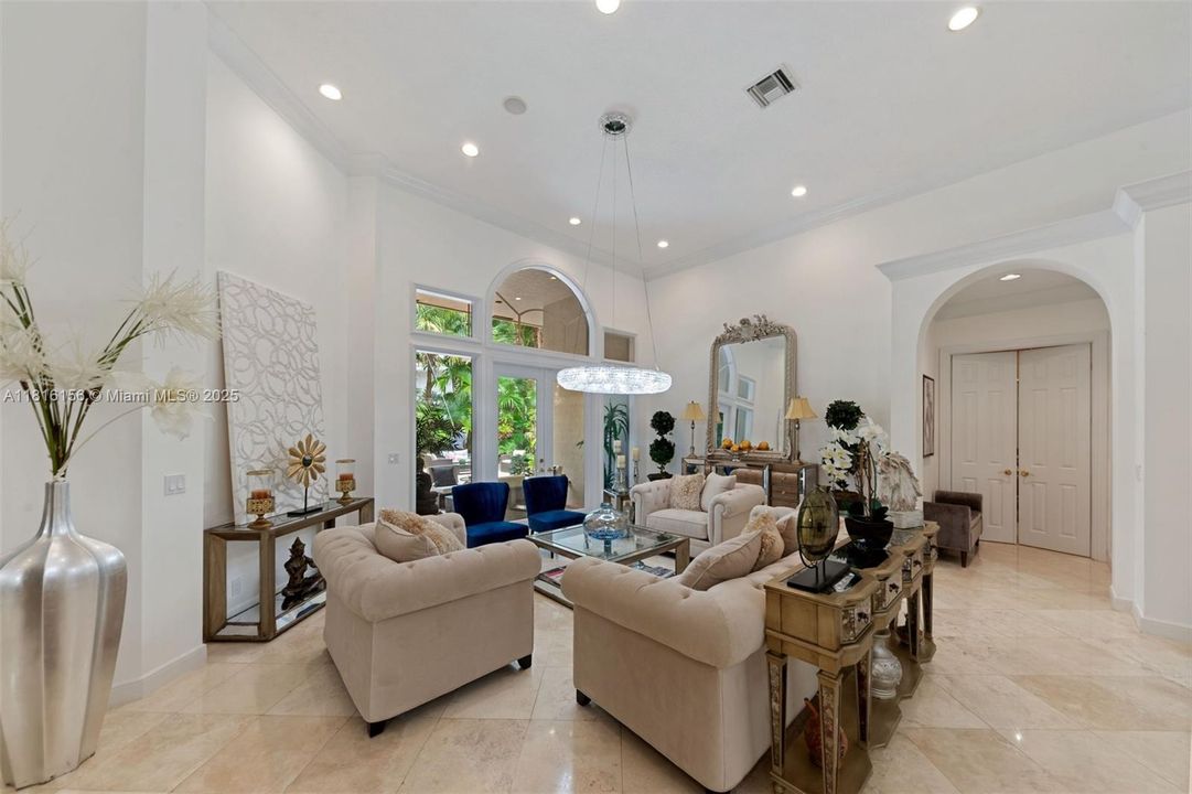 Recently Sold: $2,200,000 (3 beds, 3 baths, 3509 Square Feet)
