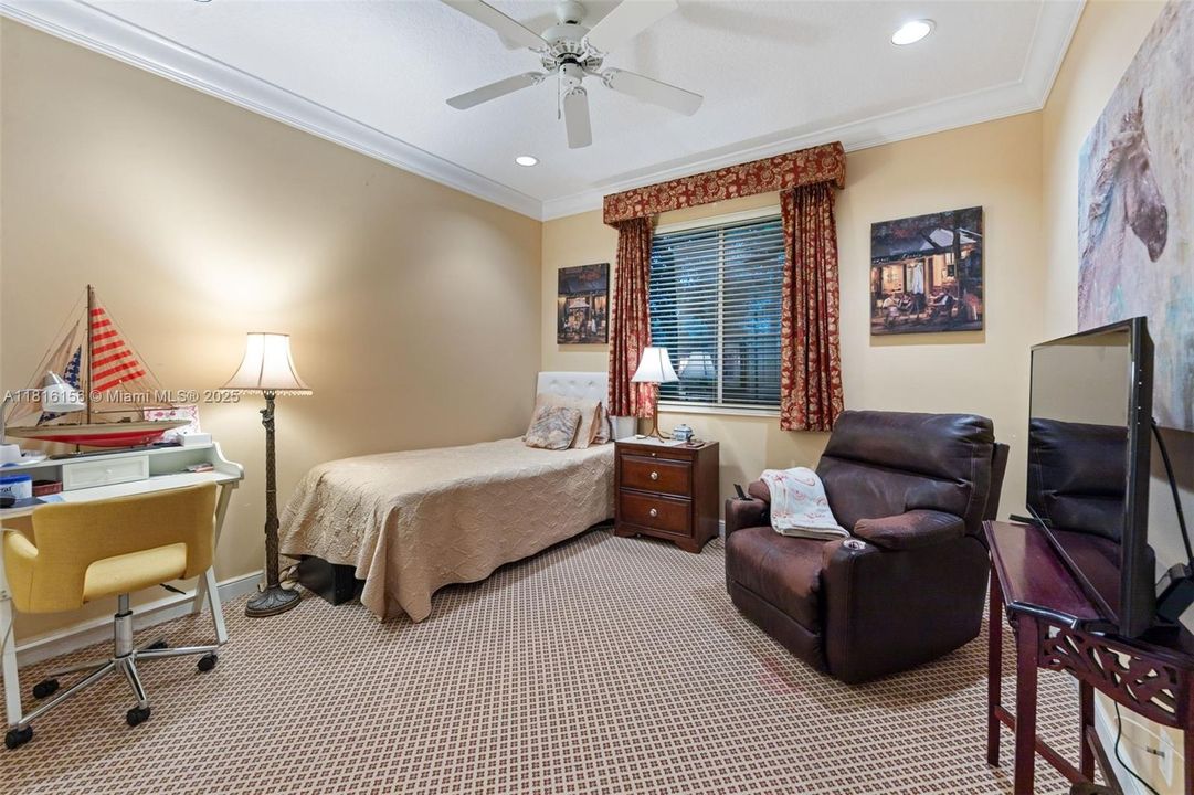 Recently Sold: $2,200,000 (3 beds, 3 baths, 3509 Square Feet)