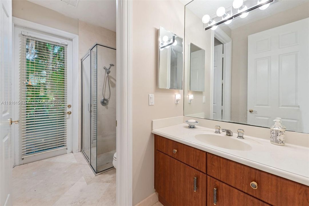 Recently Sold: $2,200,000 (3 beds, 3 baths, 3509 Square Feet)