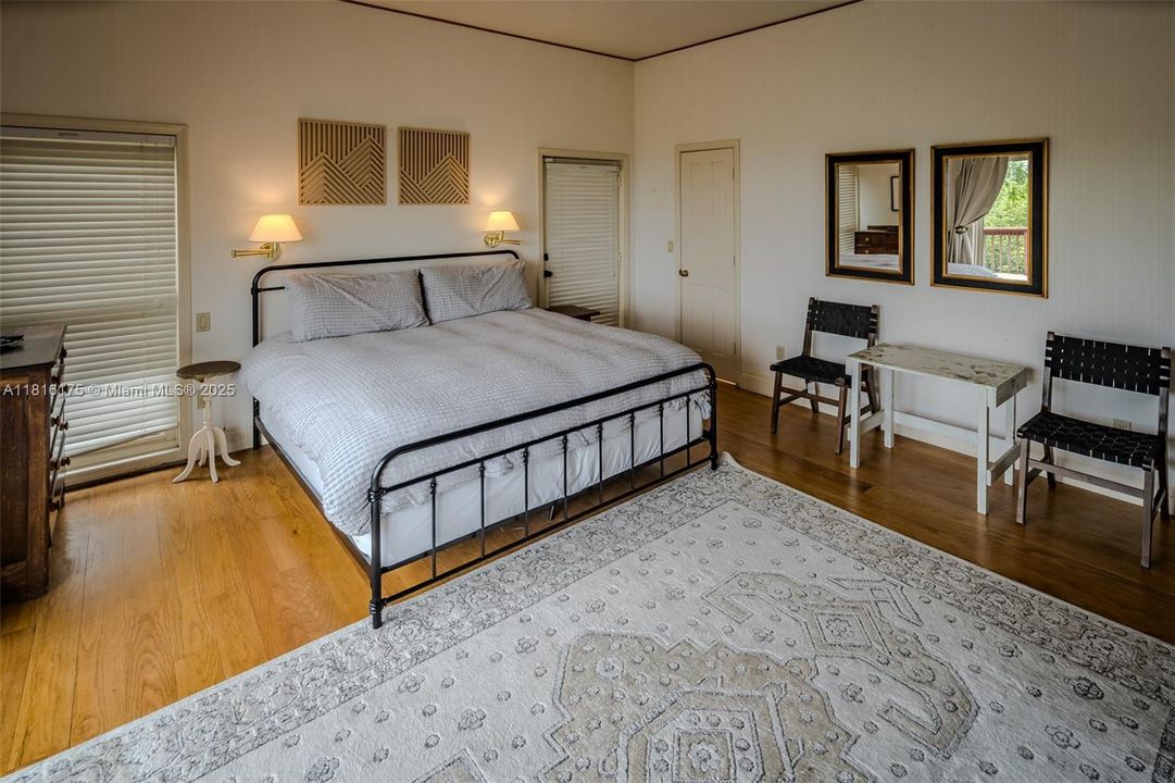 For Sale: $1,850,000 (5 beds, 4 baths, 3714 Square Feet)