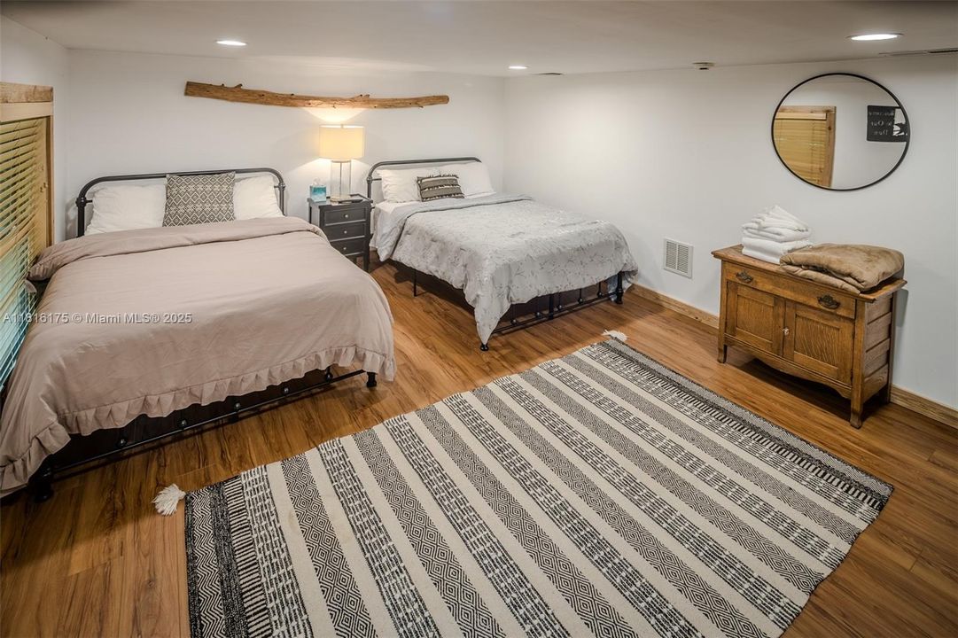 For Sale: $1,850,000 (5 beds, 4 baths, 3714 Square Feet)