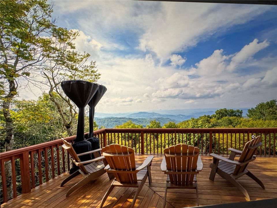For Sale: $1,850,000 (5 beds, 4 baths, 3714 Square Feet)