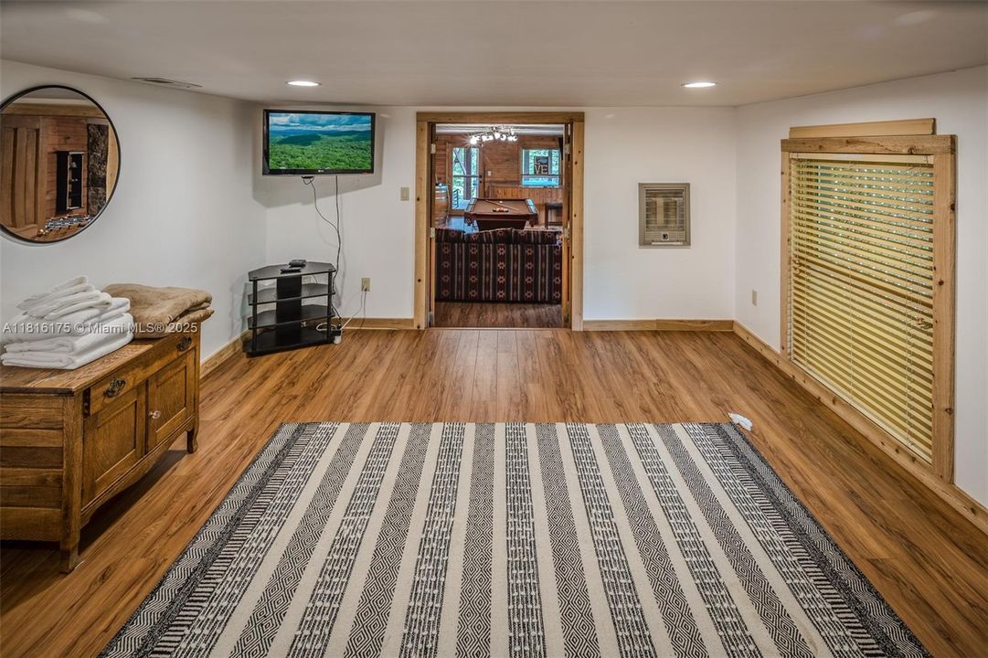 For Sale: $1,850,000 (5 beds, 4 baths, 3714 Square Feet)
