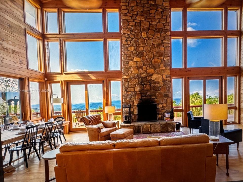 For Sale: $1,850,000 (5 beds, 4 baths, 3714 Square Feet)
