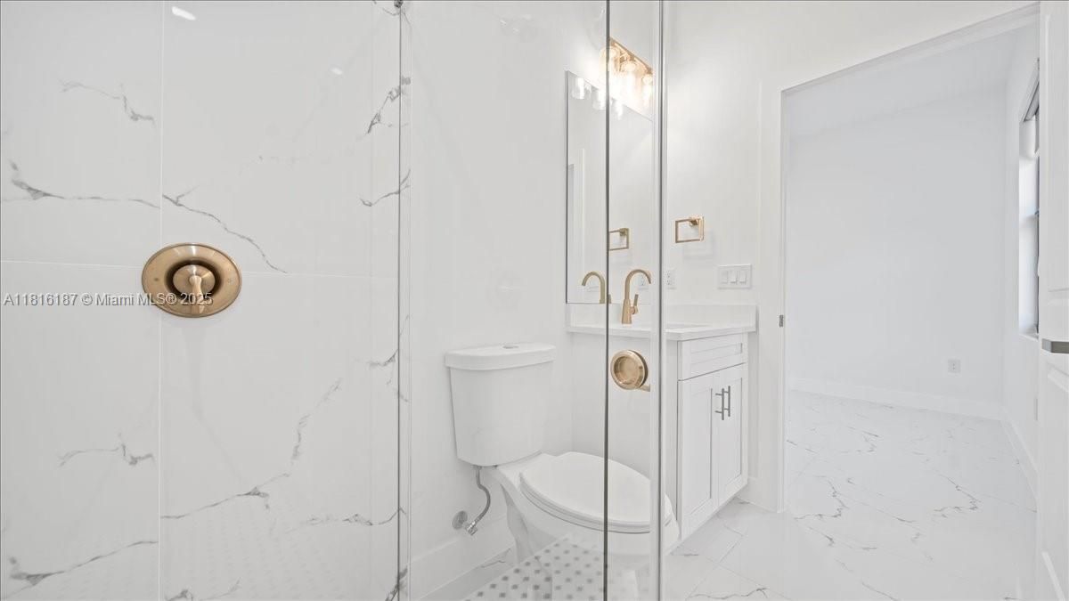 Под контрактом: $255,000 (3 спален, 2 ванн, 0 Квадратных фут)