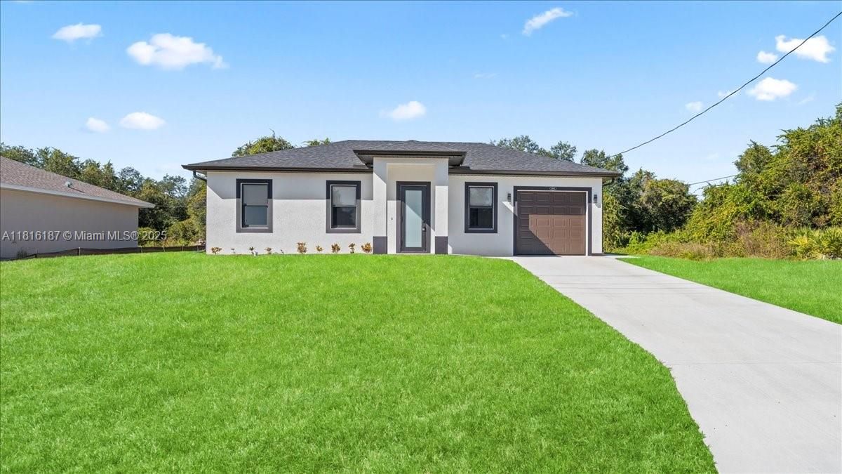 Под контрактом: $255,000 (3 спален, 2 ванн, 0 Квадратных фут)