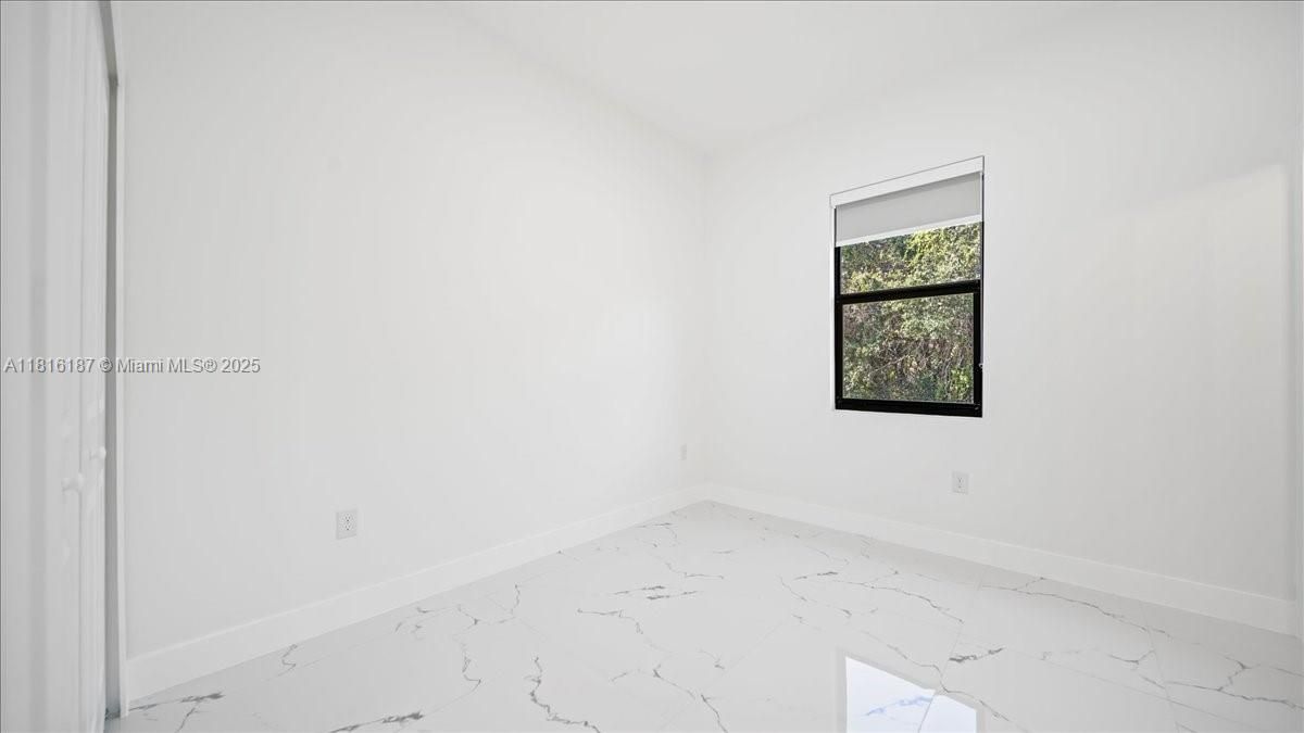 Под контрактом: $255,000 (3 спален, 2 ванн, 0 Квадратных фут)