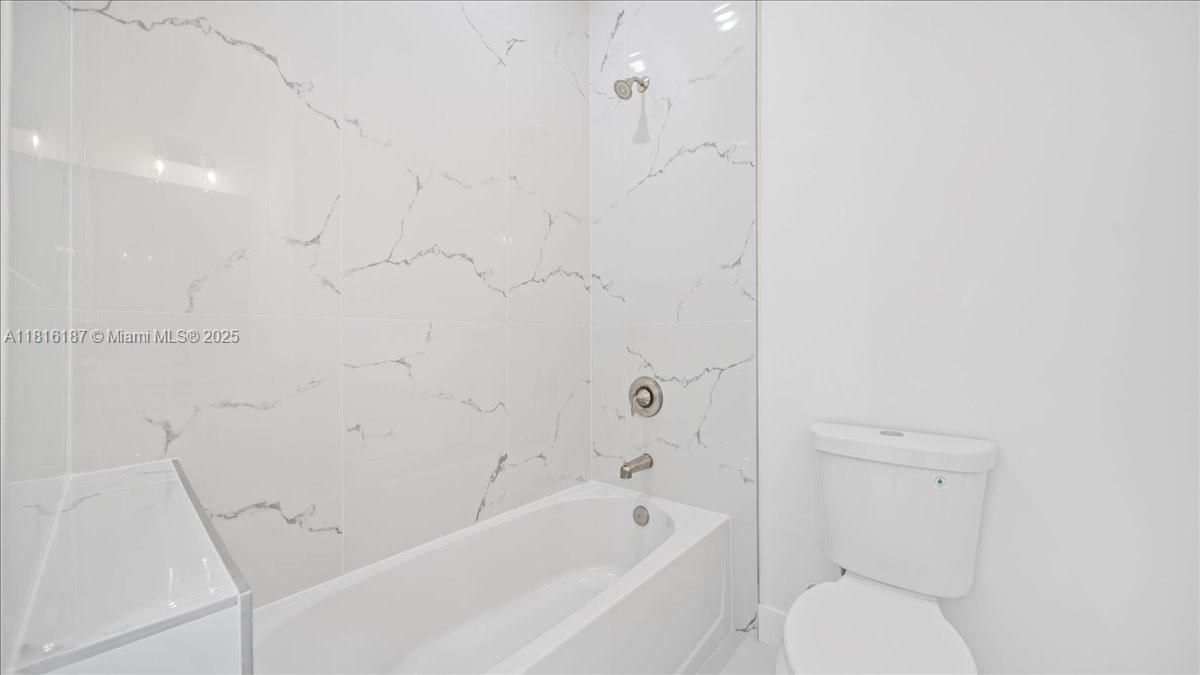 Под контрактом: $255,000 (3 спален, 2 ванн, 0 Квадратных фут)