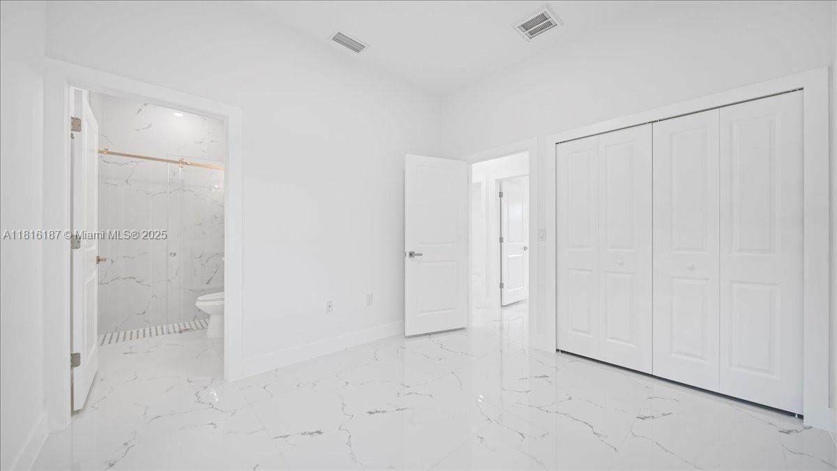 Под контрактом: $255,000 (3 спален, 2 ванн, 0 Квадратных фут)