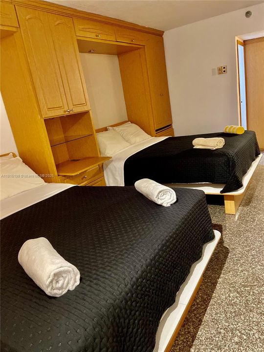 待售: $157,486 (0 贝兹, 1 浴室, 360 平方英尺)