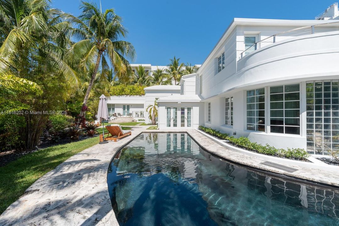 En Venta: $4,950,000 (4 camas, 4 baños, 3725 Pies cuadrados)