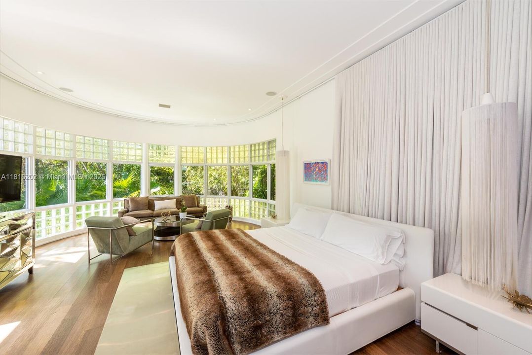 En Venta: $4,950,000 (4 camas, 4 baños, 3725 Pies cuadrados)