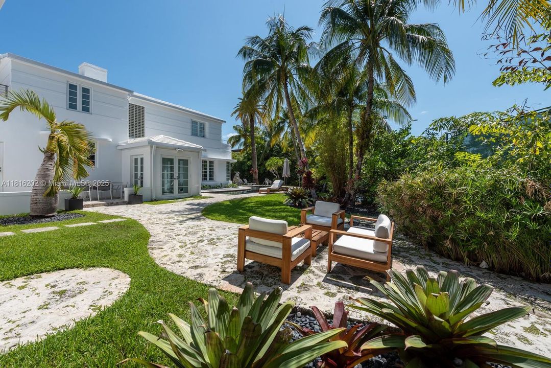 En Venta: $4,950,000 (4 camas, 4 baños, 3725 Pies cuadrados)