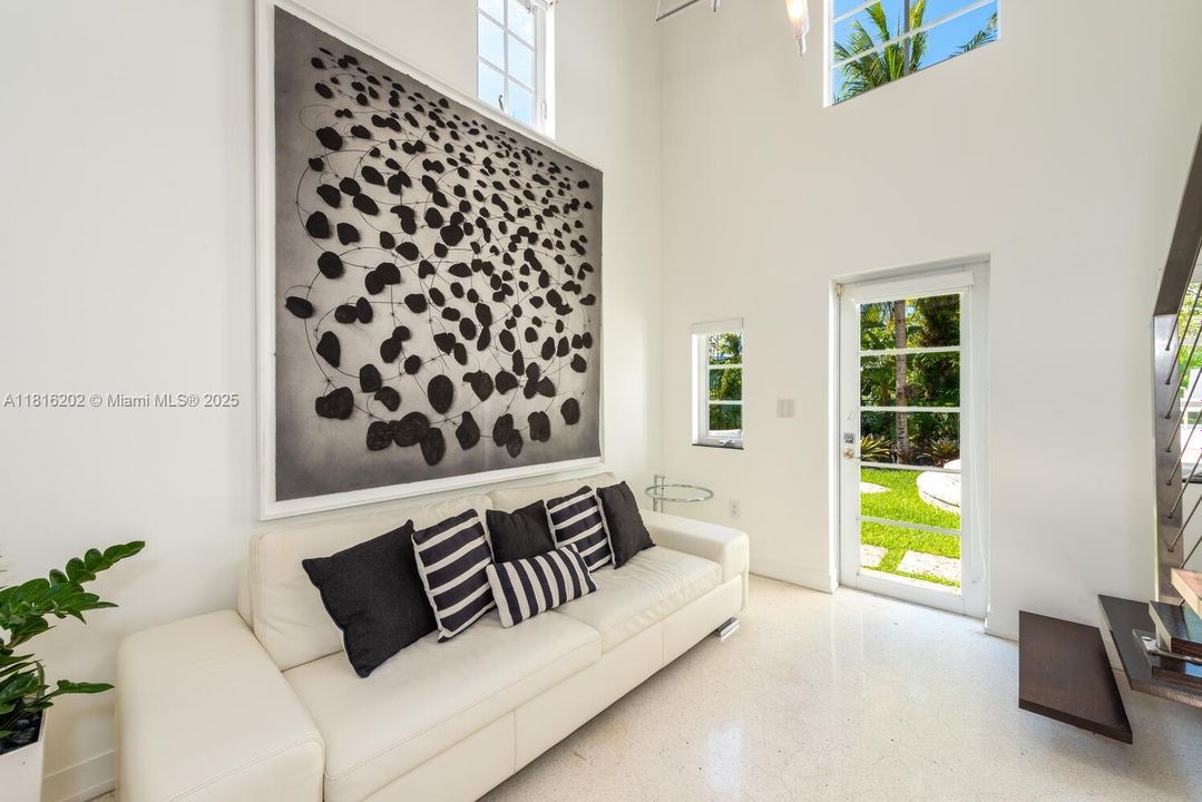 En Venta: $4,950,000 (4 camas, 4 baños, 3725 Pies cuadrados)
