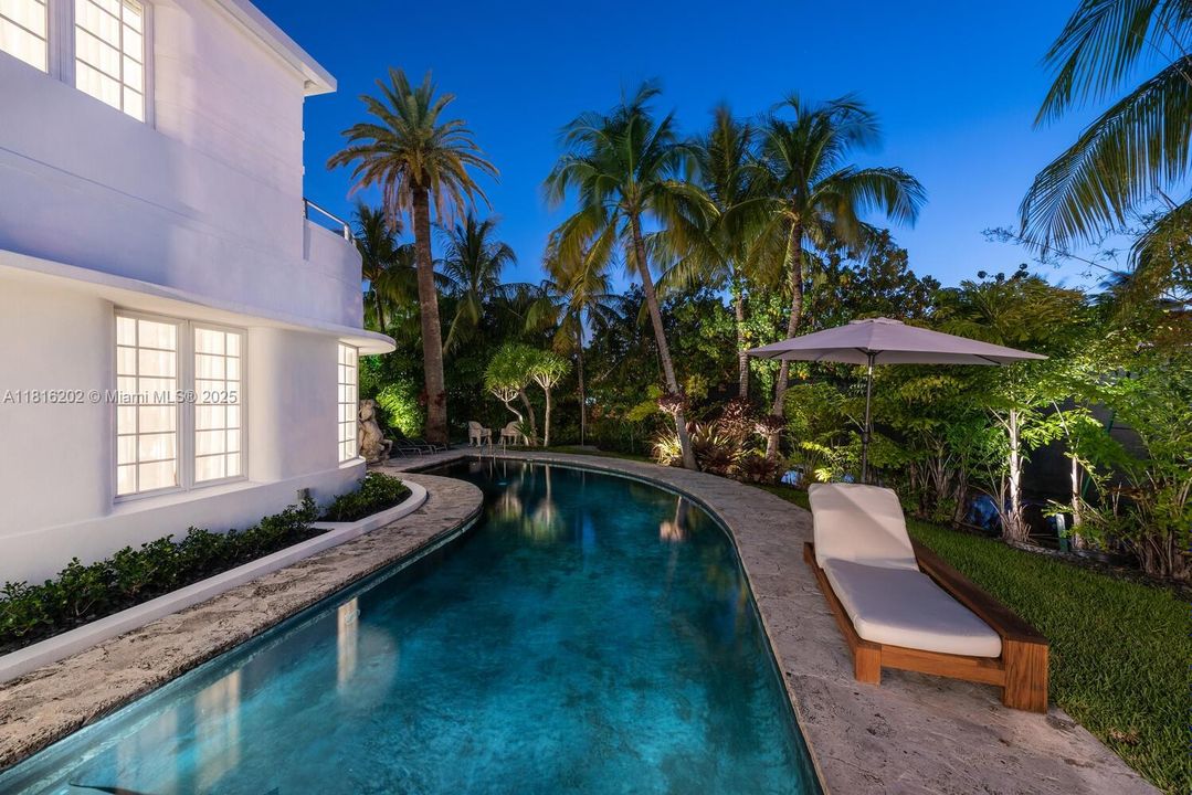 En Venta: $4,950,000 (4 camas, 4 baños, 3725 Pies cuadrados)