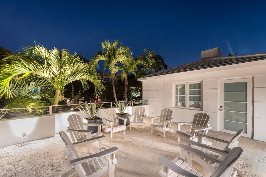 En Venta: $4,950,000 (4 camas, 4 baños, 3725 Pies cuadrados)