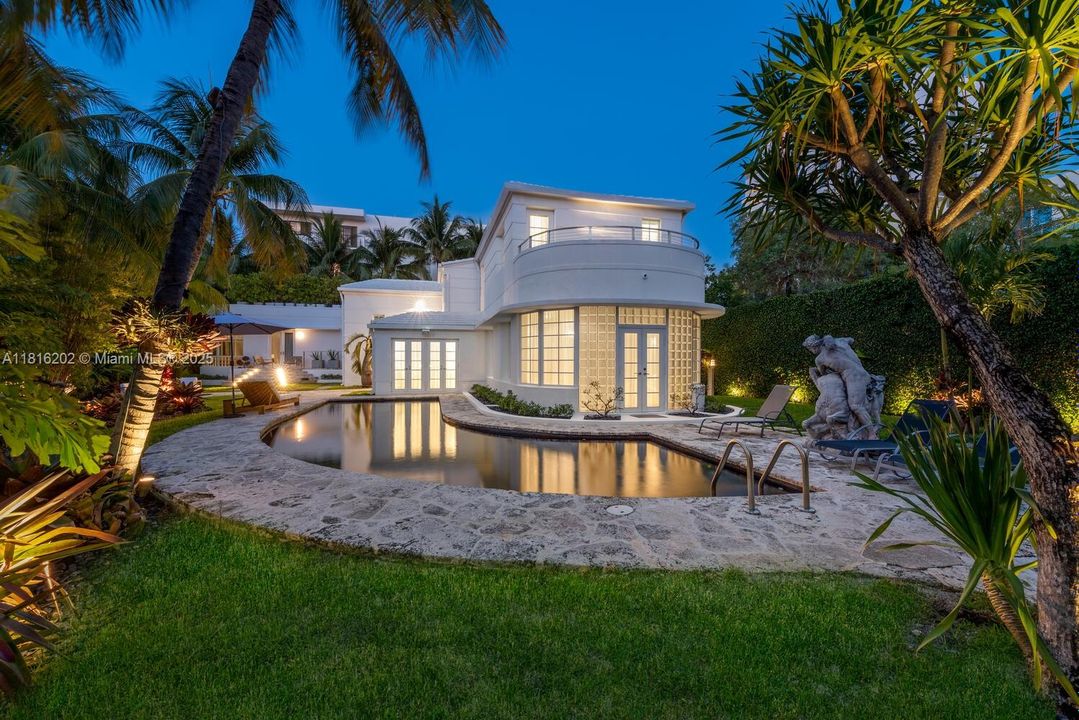 En Venta: $4,950,000 (4 camas, 4 baños, 3725 Pies cuadrados)