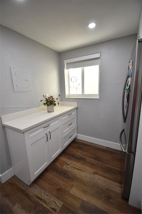 Active With Contract: $350,000 (2 beds, 2 baths, 1067 Square Feet)