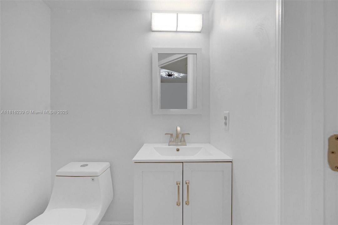 En Venta: $294,750 (2 camas, 2 baños, 850 Pies cuadrados)