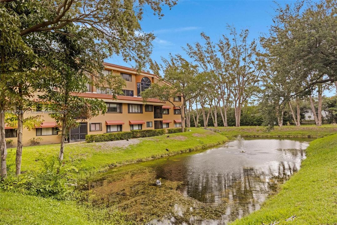 En Venta: $294,750 (2 camas, 2 baños, 850 Pies cuadrados)