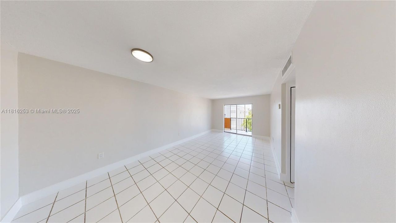 Recently Sold: $260,000 (2 beds, 1 baths, 801 Square Feet)