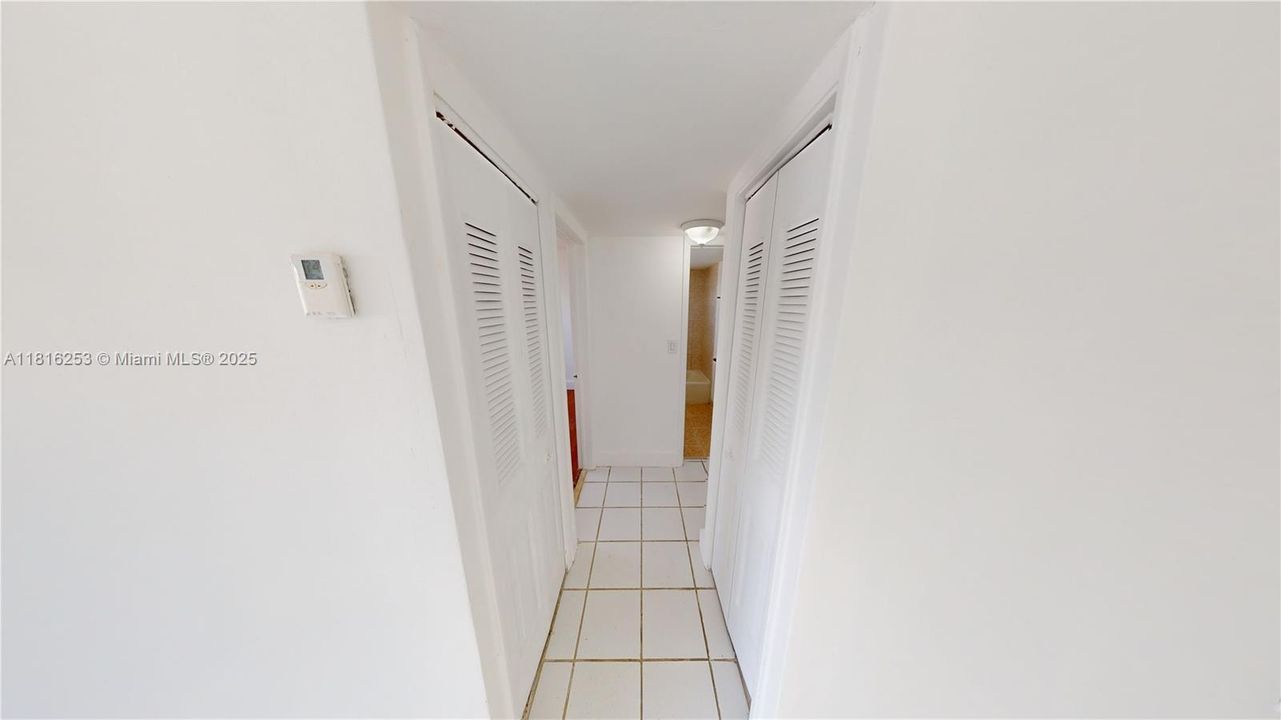 Recently Sold: $260,000 (2 beds, 1 baths, 801 Square Feet)