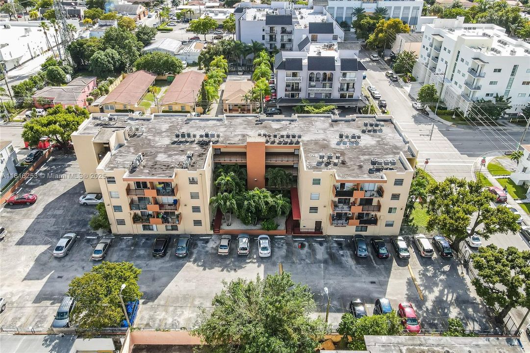 Recently Sold: $260,000 (2 beds, 1 baths, 801 Square Feet)