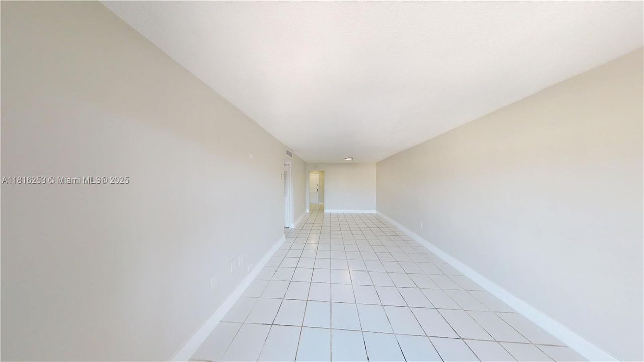 Recently Sold: $260,000 (2 beds, 1 baths, 801 Square Feet)