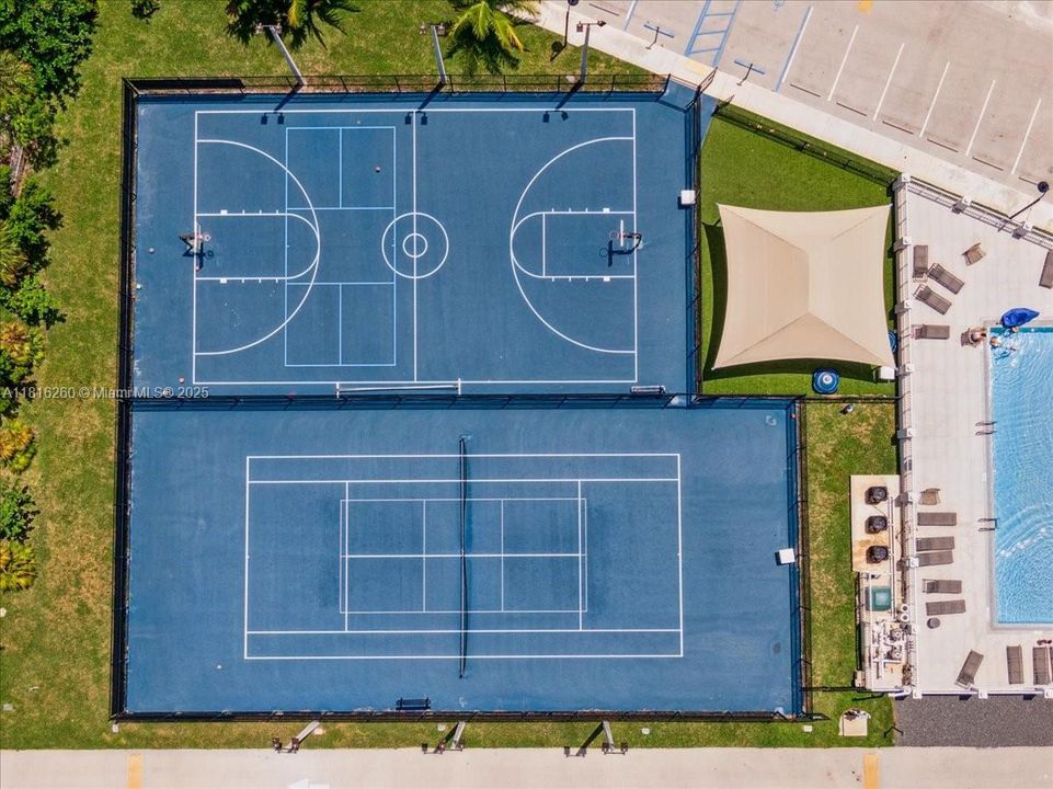 En Venta: $345,000 (0.04 acres)