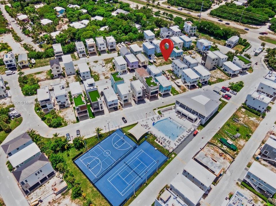 En Venta: $345,000 (0.04 acres)