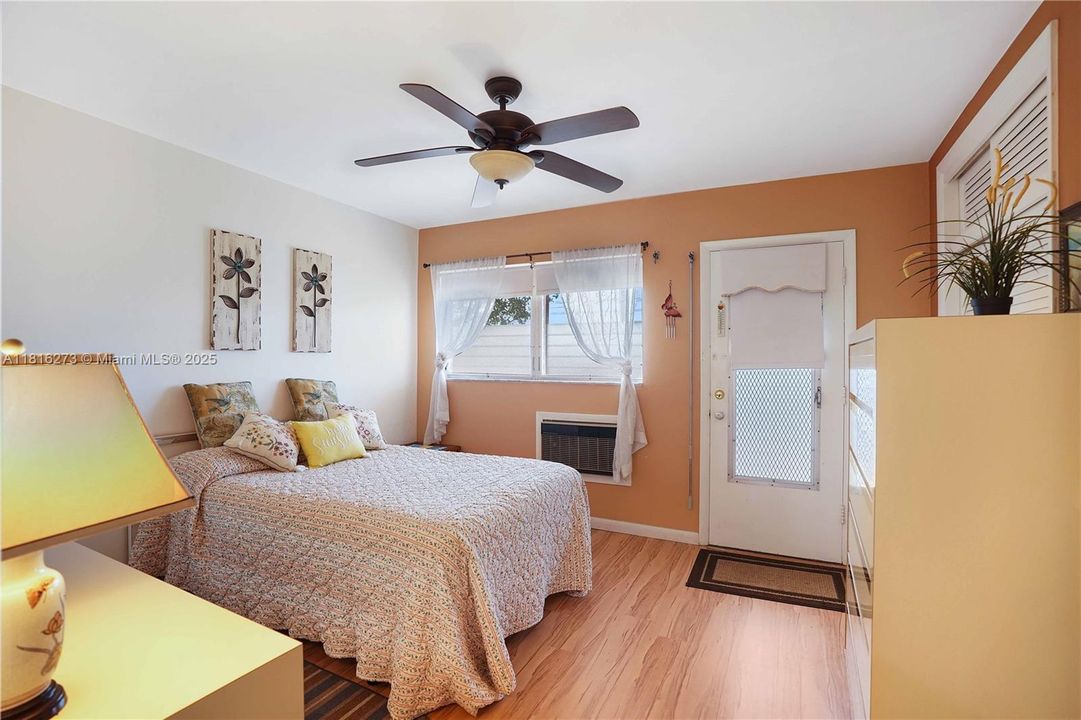 待售: $99,900 (1 贝兹, 1 浴室, 625 平方英尺)