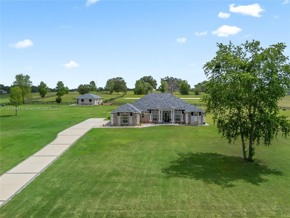 For Sale: $1,795,000 (4 beds, 3 baths, 3641 Square Feet)