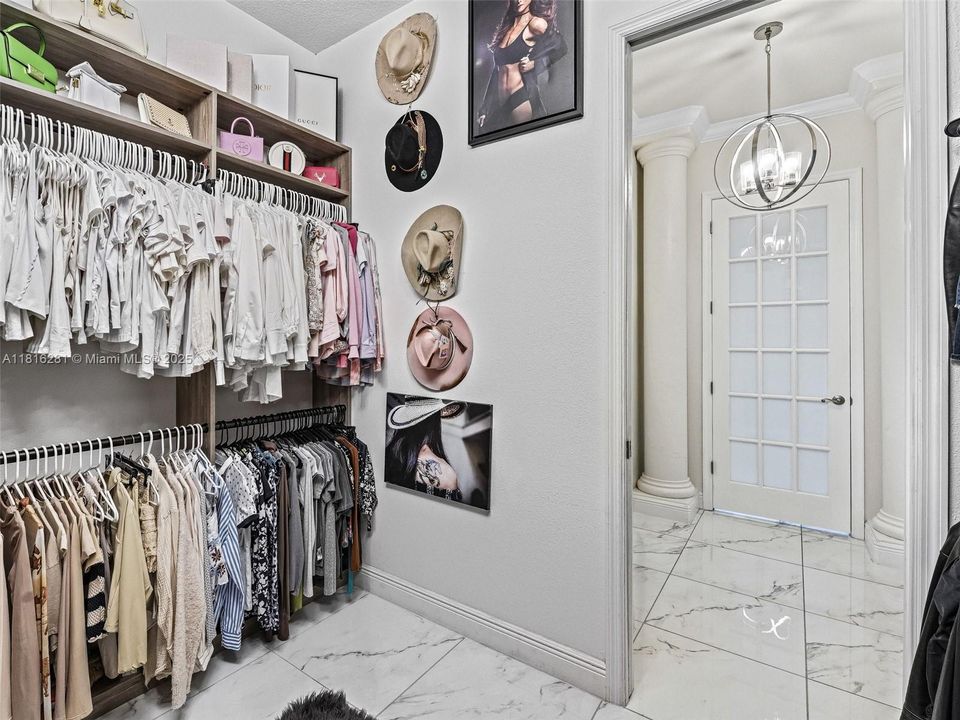 For Sale: $1,795,000 (4 beds, 3 baths, 3641 Square Feet)