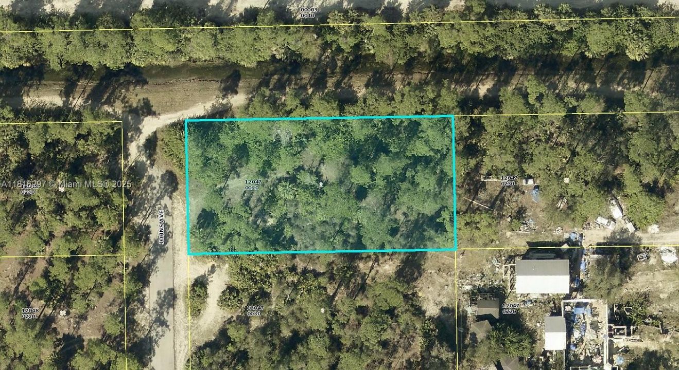 На продажу: $29,900 (0.31 acres)