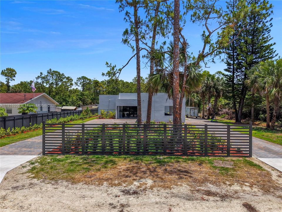 На продажу: $872,999 (3 спален, 2 ванн, 1900 Квадратных фут)