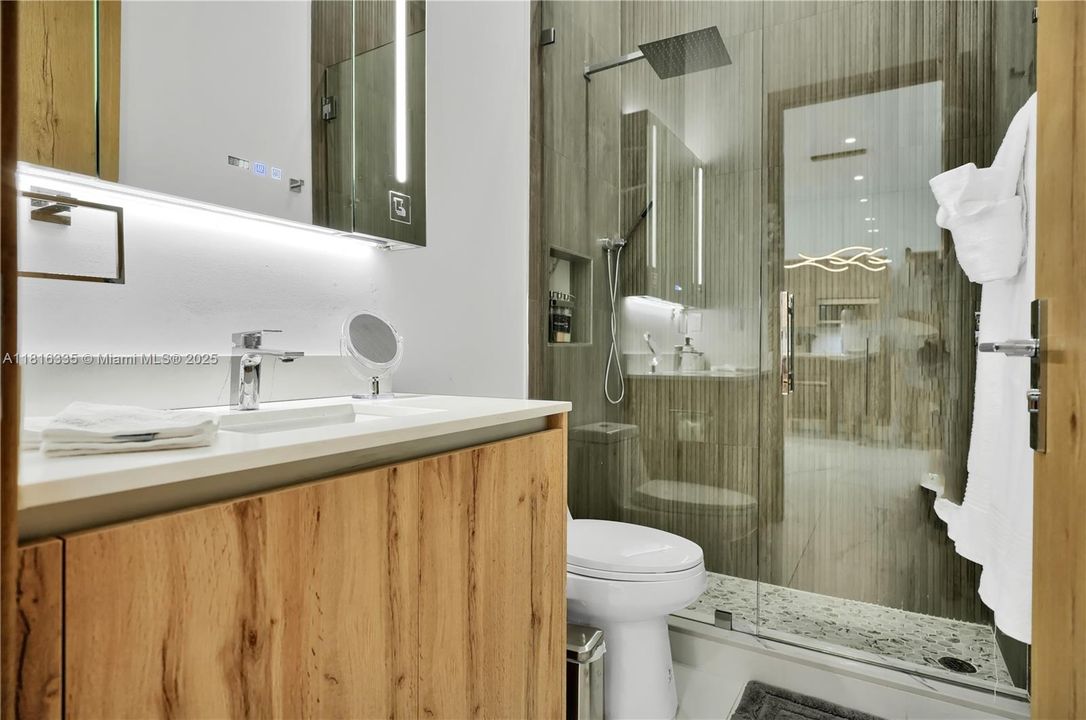 На продажу: $872,999 (3 спален, 2 ванн, 1900 Квадратных фут)