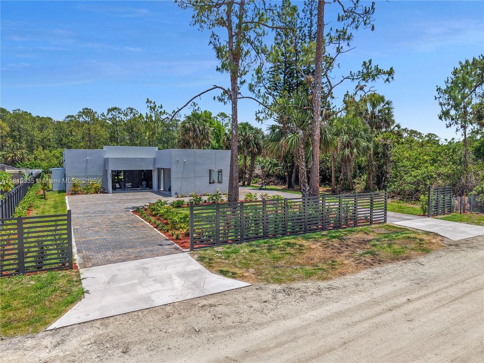 На продажу: $872,999 (3 спален, 2 ванн, 1900 Квадратных фут)