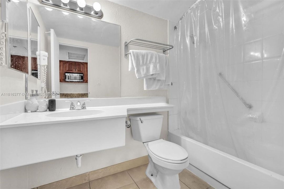 Active With Contract: $99,999 (0 beds, 1 baths, 370 Square Feet)