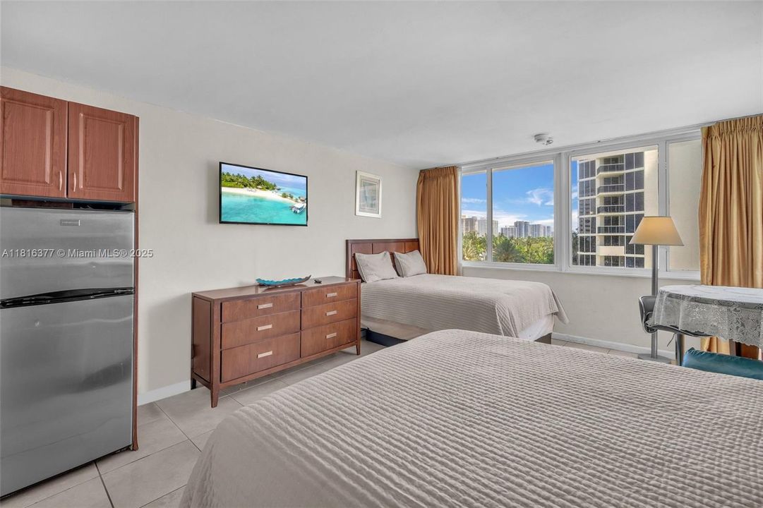 Active With Contract: $99,999 (0 beds, 1 baths, 370 Square Feet)