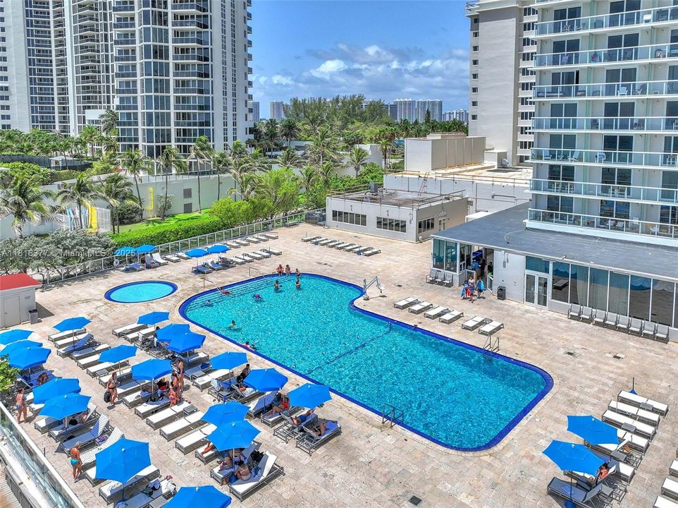 Active With Contract: $99,999 (0 beds, 1 baths, 370 Square Feet)