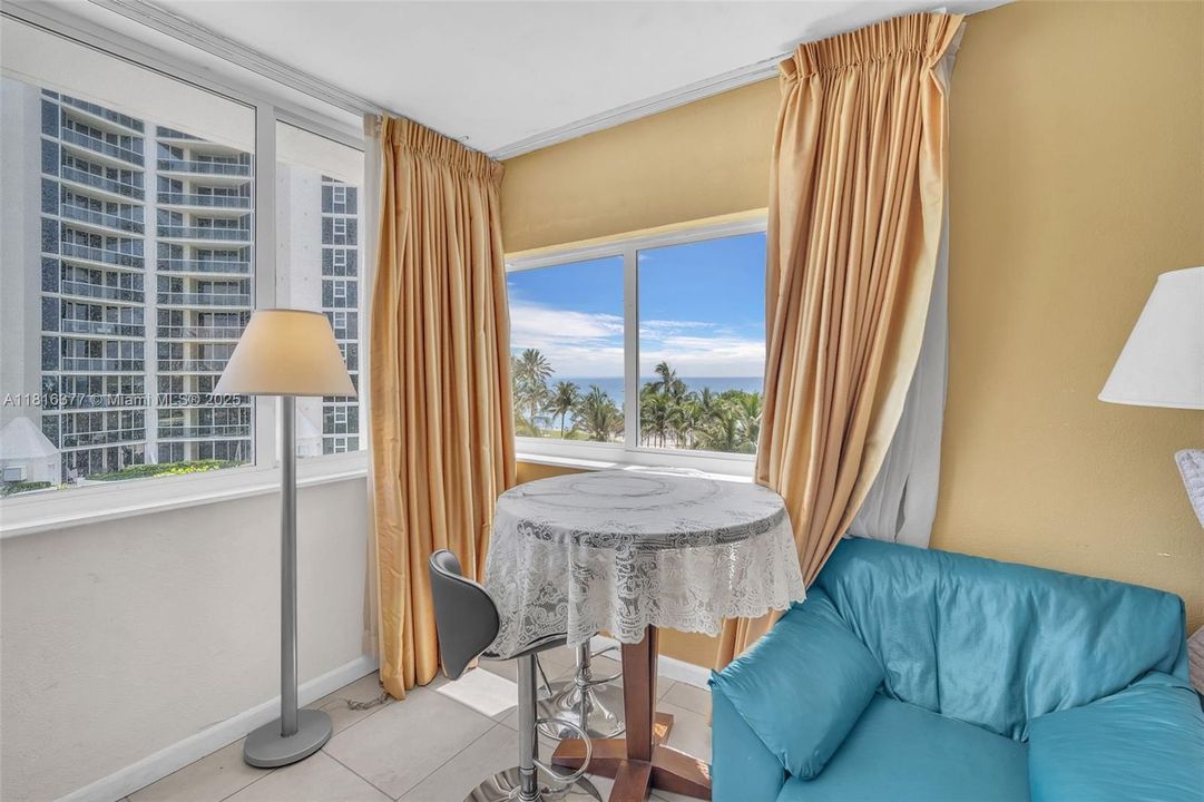 Active With Contract: $99,999 (0 beds, 1 baths, 370 Square Feet)